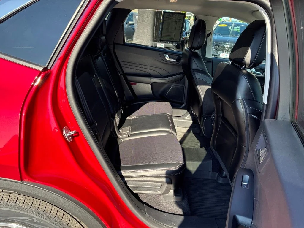 Used 2022 Red Ford SEL image 55