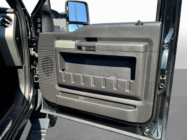 Used 2015 Black Ford Lariat image 31