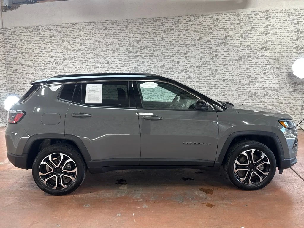 Used 2023 Gray Jeep Limited image 8