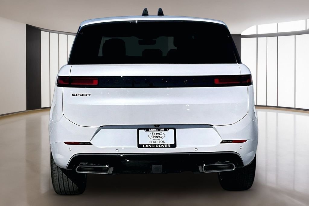 New 2026 OSTUNI PEARL WH Land Rover Dynamic SE image 4