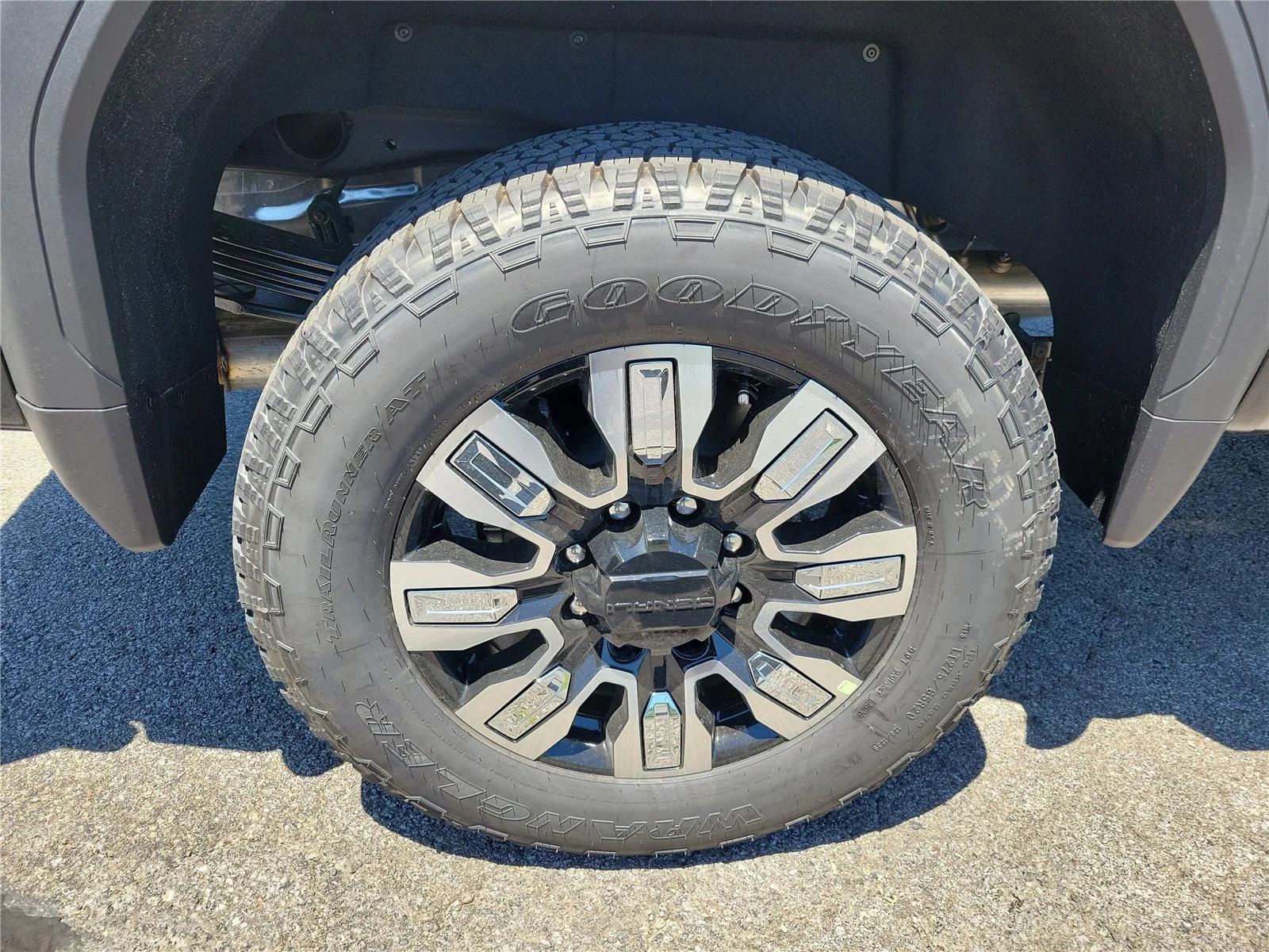 2026 GMC Sierra 2500HD Denali - Photo 5