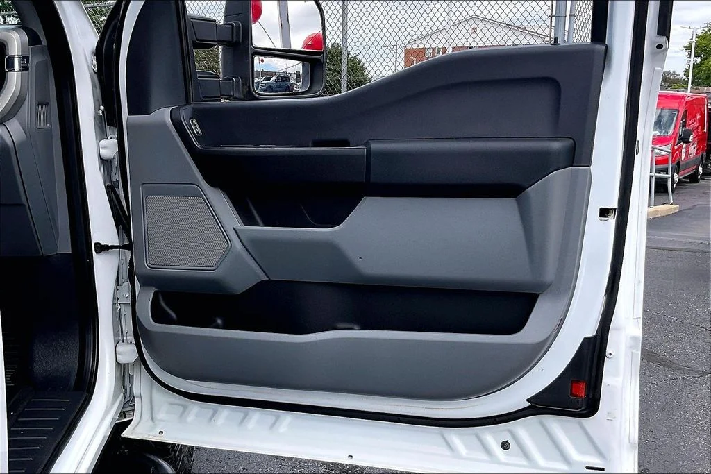 Used 2023 White Ford XL image 23