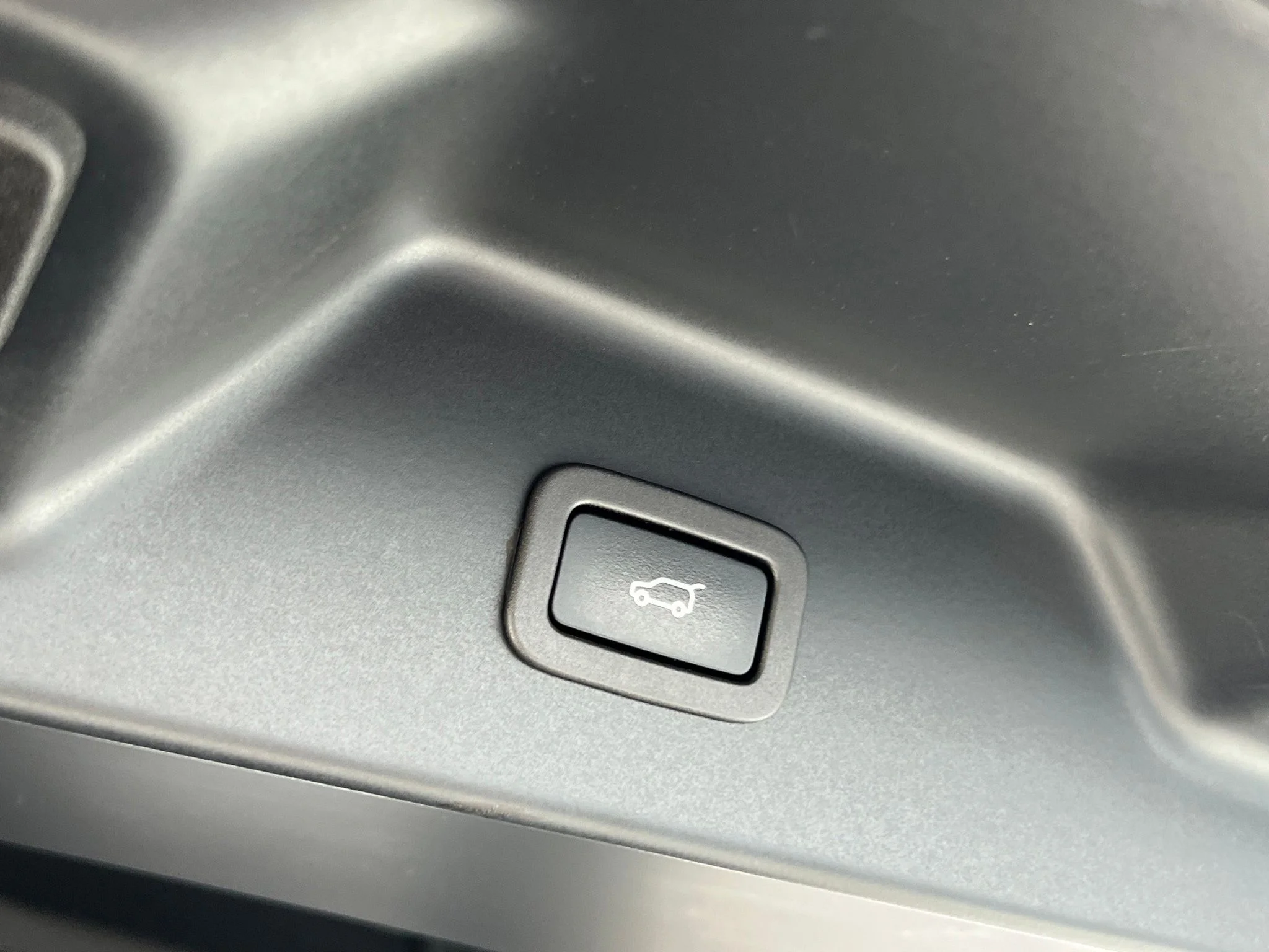 Used 2020 Gray Land Rover HSE image 26