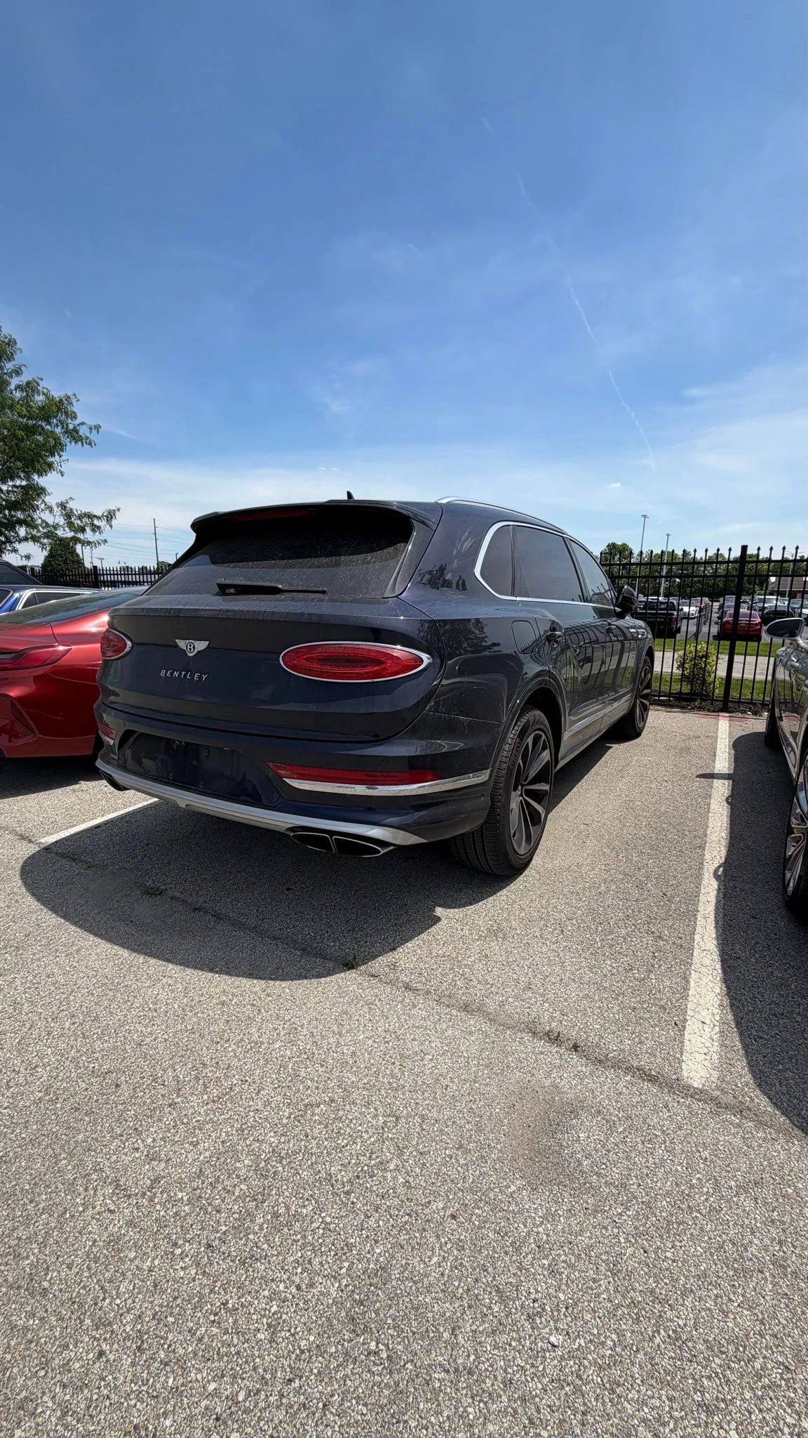 Used 2023  Bentley  image 3