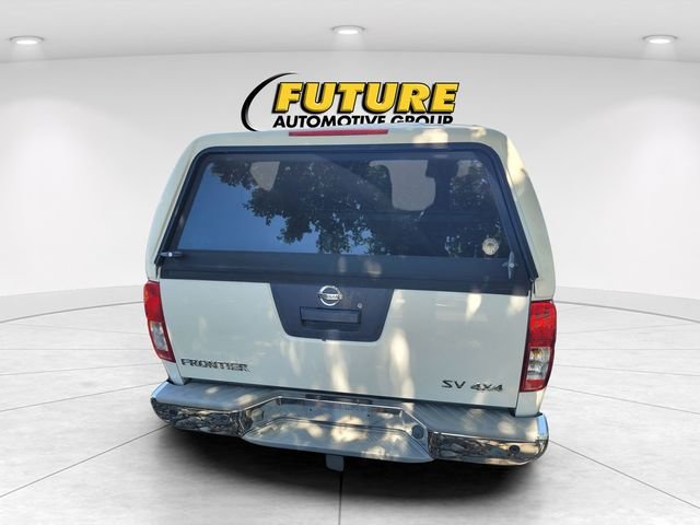 Used 2016 White Nissan SV image 4