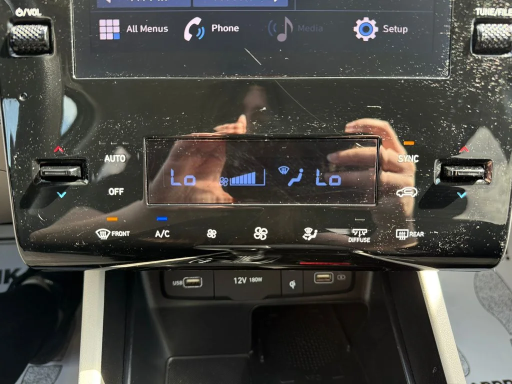 Used 2024 Silver Hyundai SEL image 27