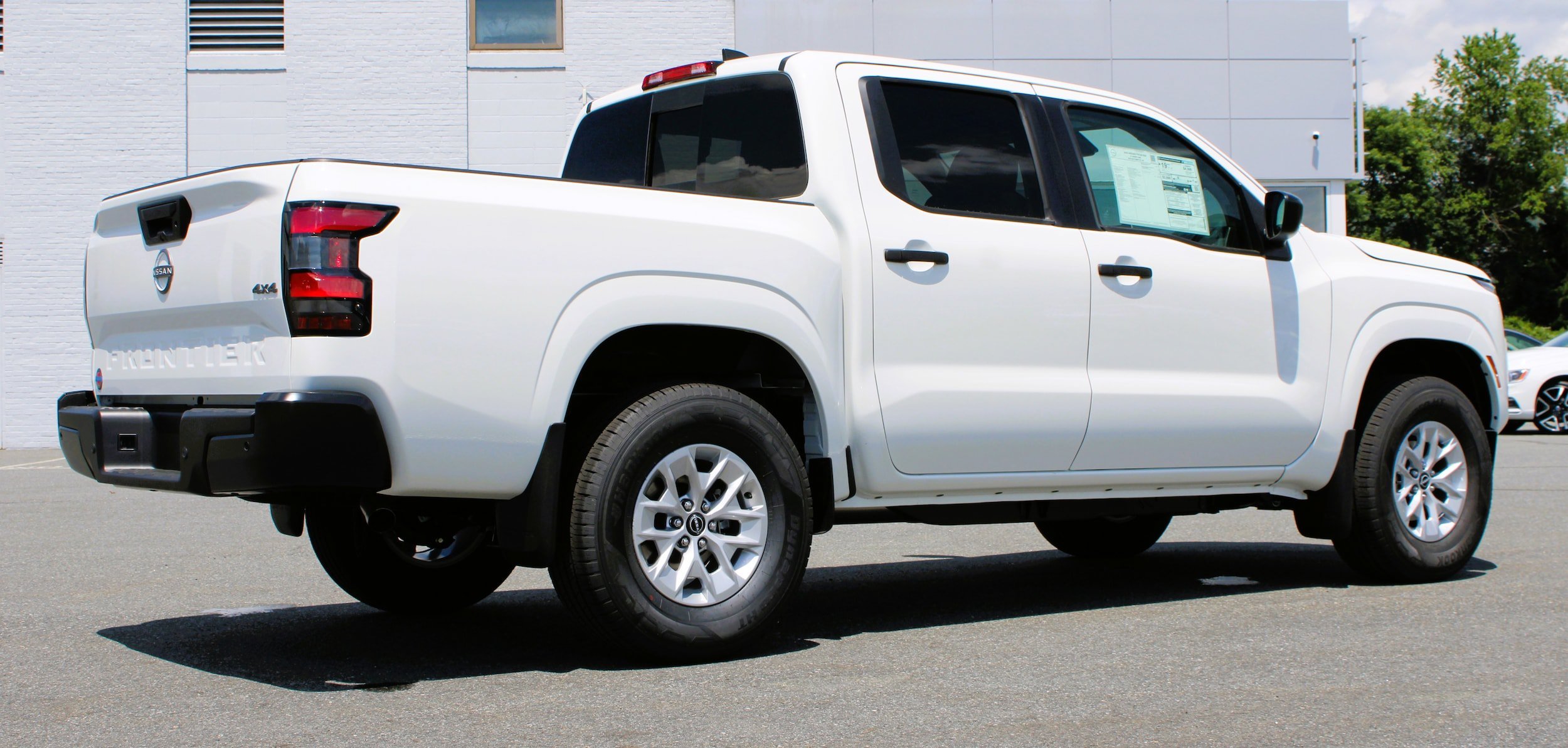 New 2026 Glacier White Nissan Crew Cab S image 7