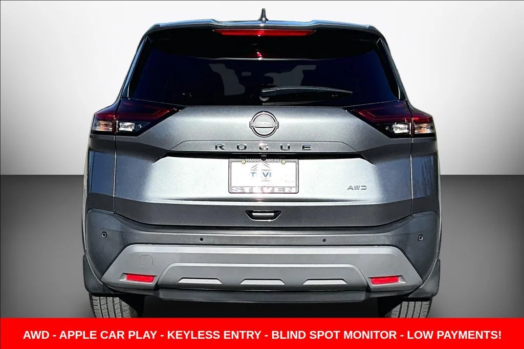 Used 2023 Gray Nissan S image 5