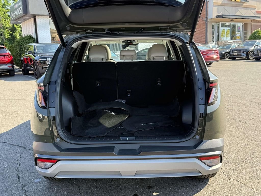 Certified Used 2025 Green Hyundai SEL Convenience image 32