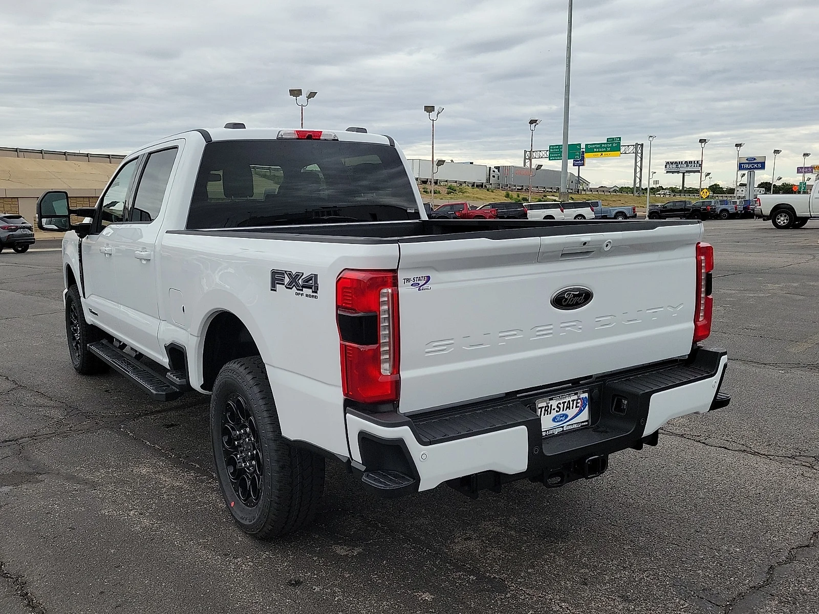 New 2026 Oxford White Ford F-250&reg; XLT image 3