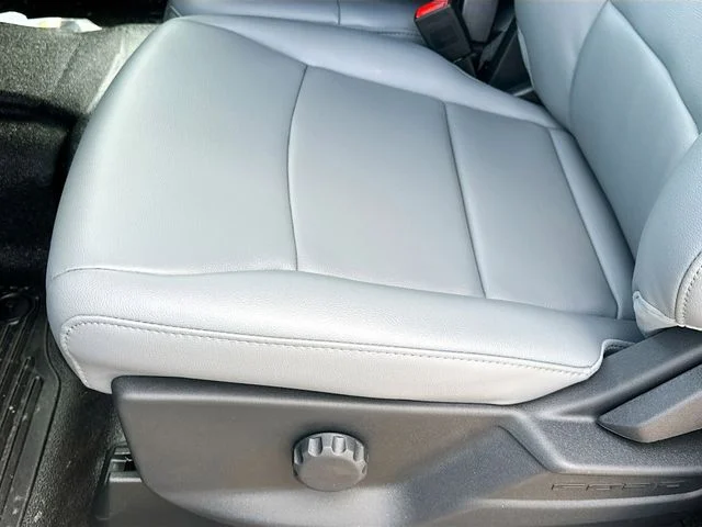 New 2025 Oxford White Ford XL image 12