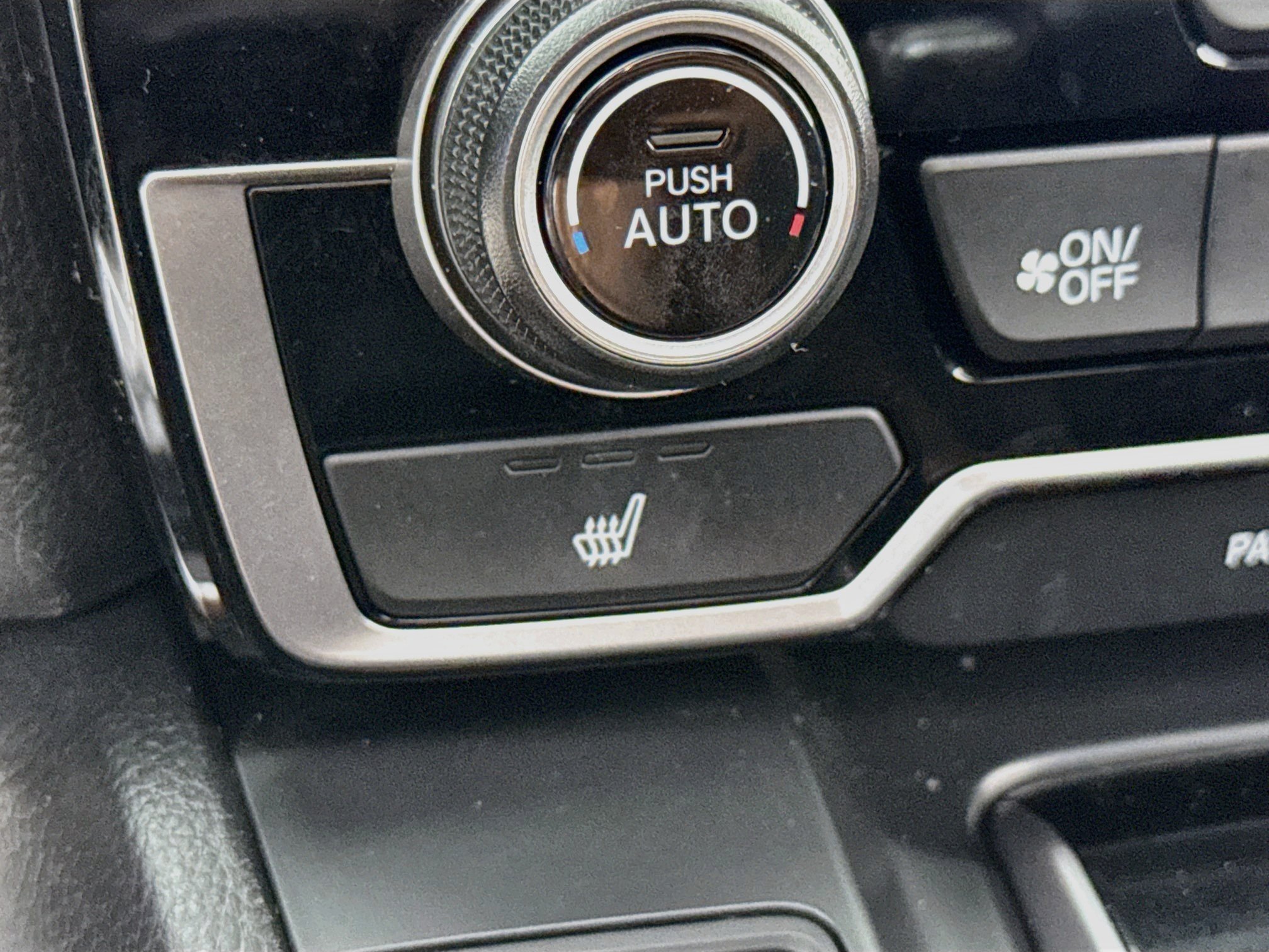 Used 2020 Lunar Silver Metallic Honda Touring image 20