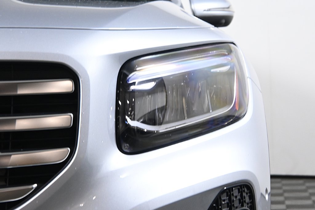 New 2026 Cirrus Silver Metallic Mercedes-Benz GLB 250 image 11