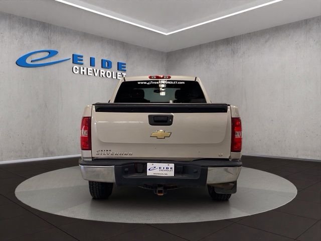 Used 2008 Silver Chevrolet LT image 12