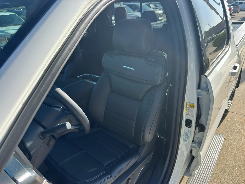 New 2026 Star White Ford Platinum image 32