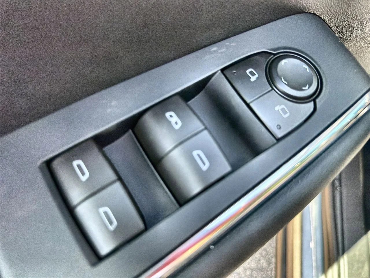 New 2026 Sterling Metallic GMC Elevation image 19