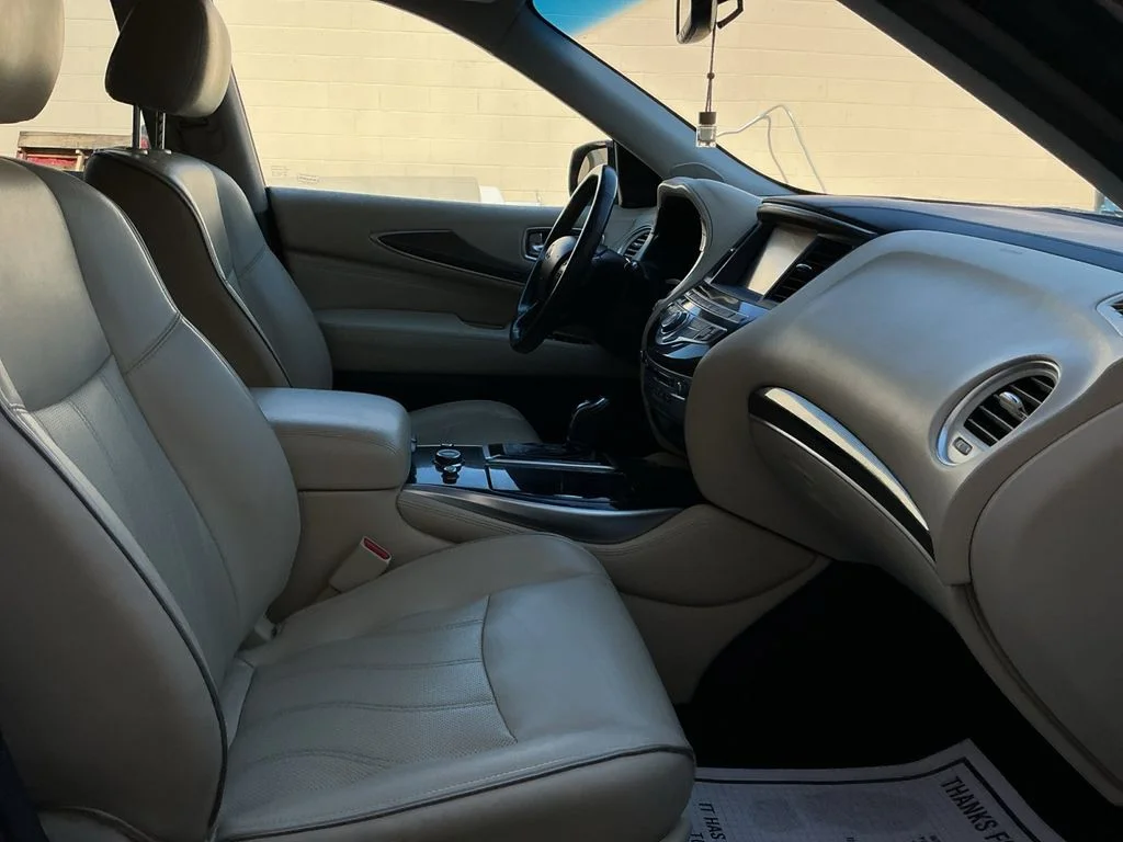 Used 2016 Black INFINITI Base image 26