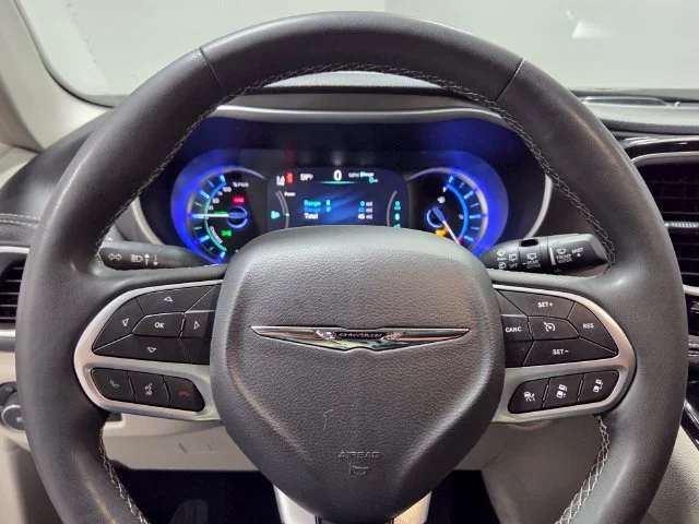 Used 2024 Black Chrysler Select image 25