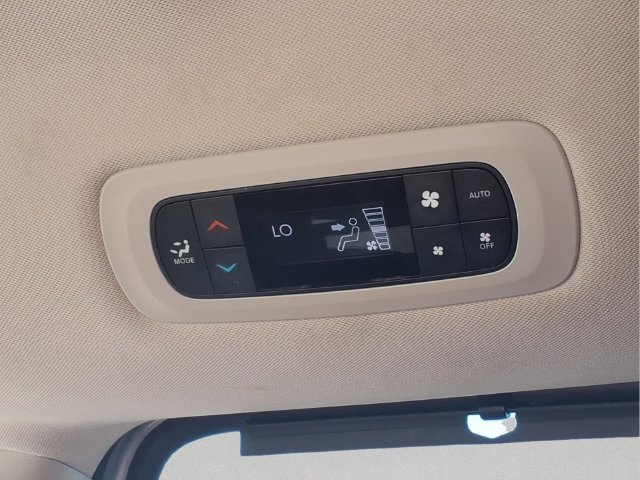 Used 2024  Chrysler Touring L image 17