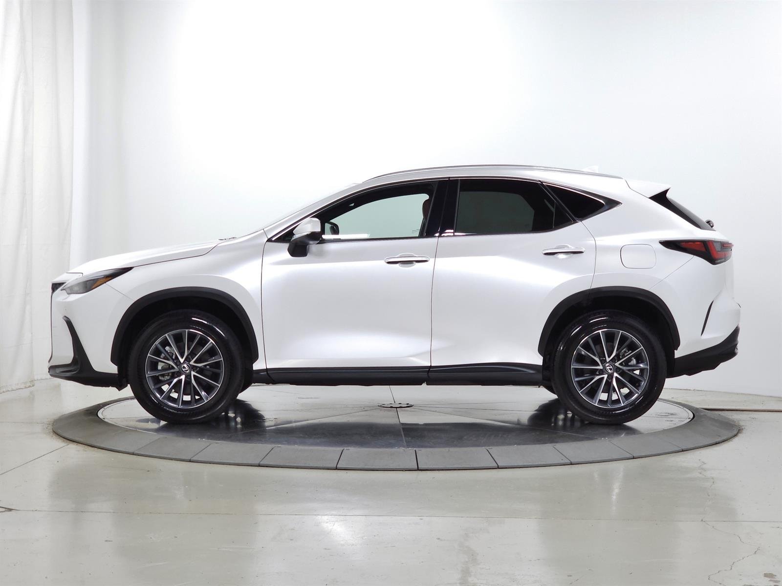 Certified Used 2025 White Lexus  image 5