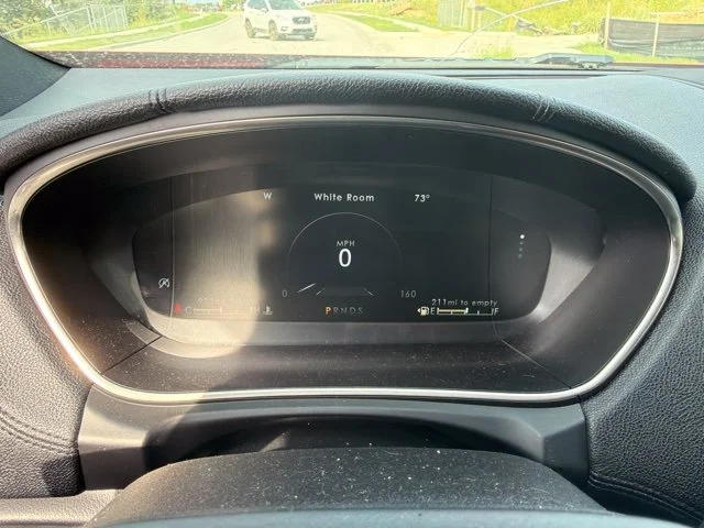 Used 2019 Red Lincoln Reserve image 10