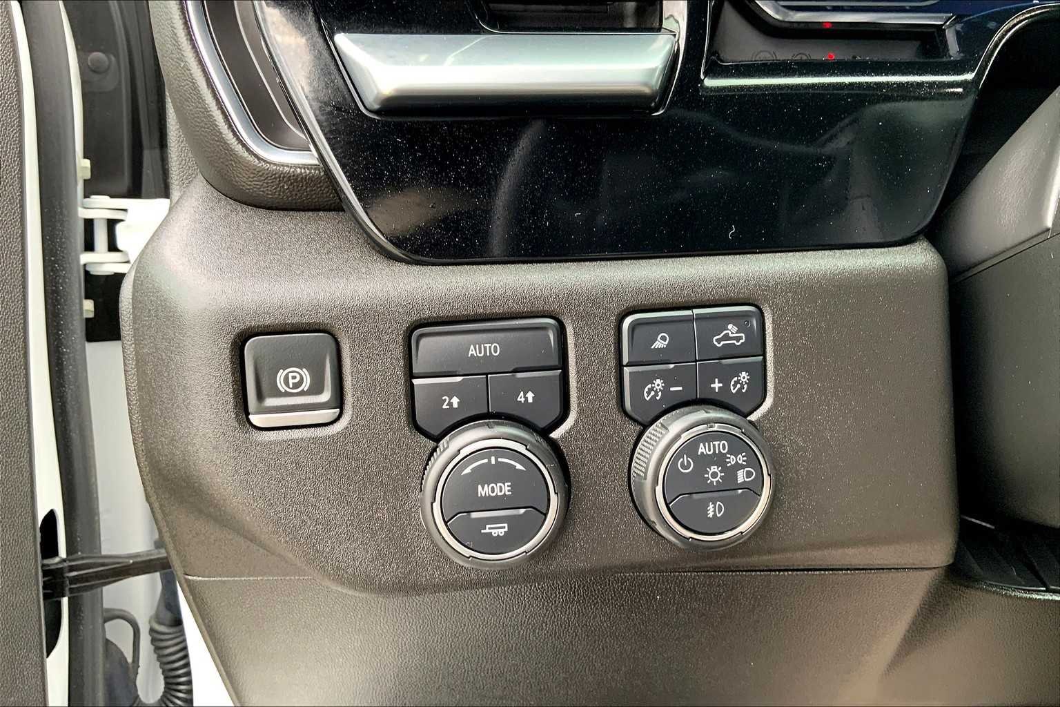 Used 2024 Summit White Chevrolet LTZ image 34