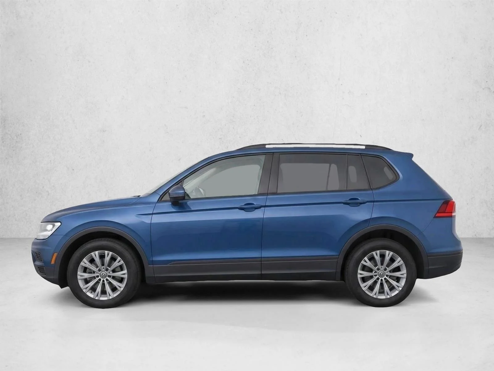 Used 2019 Silk Blue Metallic Volkswagen S image 4