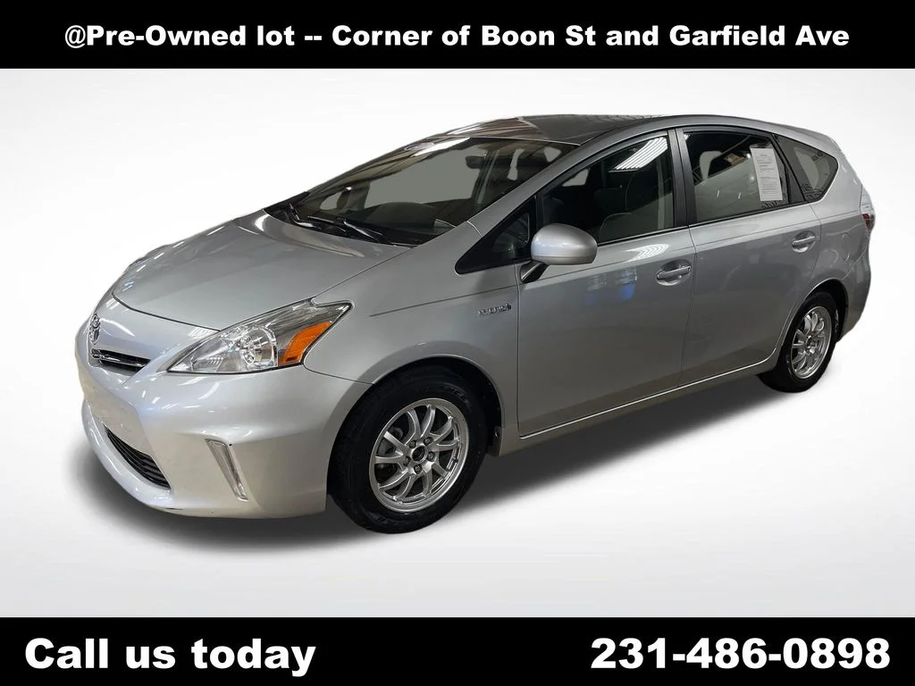 Used 2014 Silver Toyota Three image 1