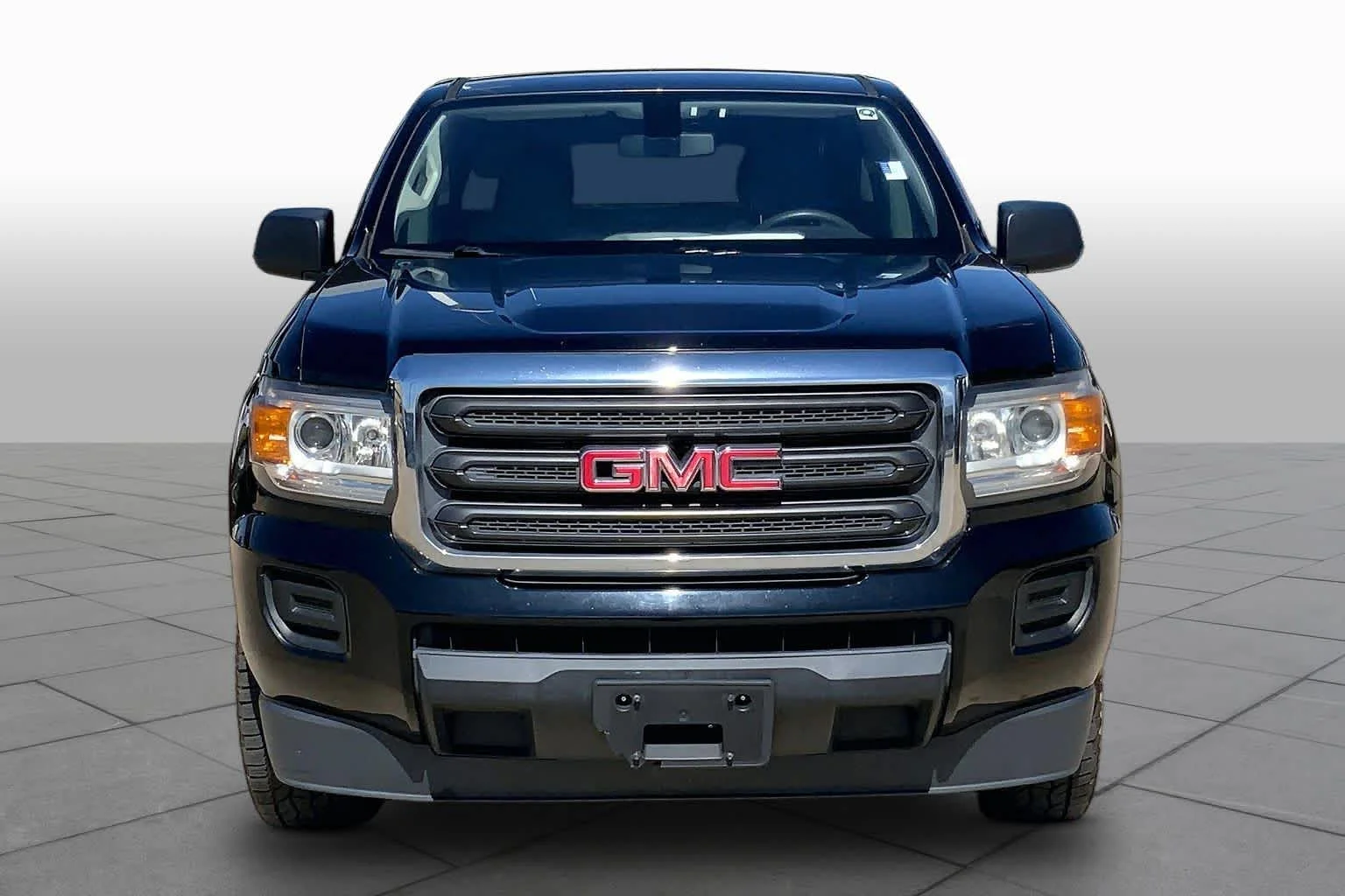 Used 2018 ONYX BLACK GMC 2WD image 4