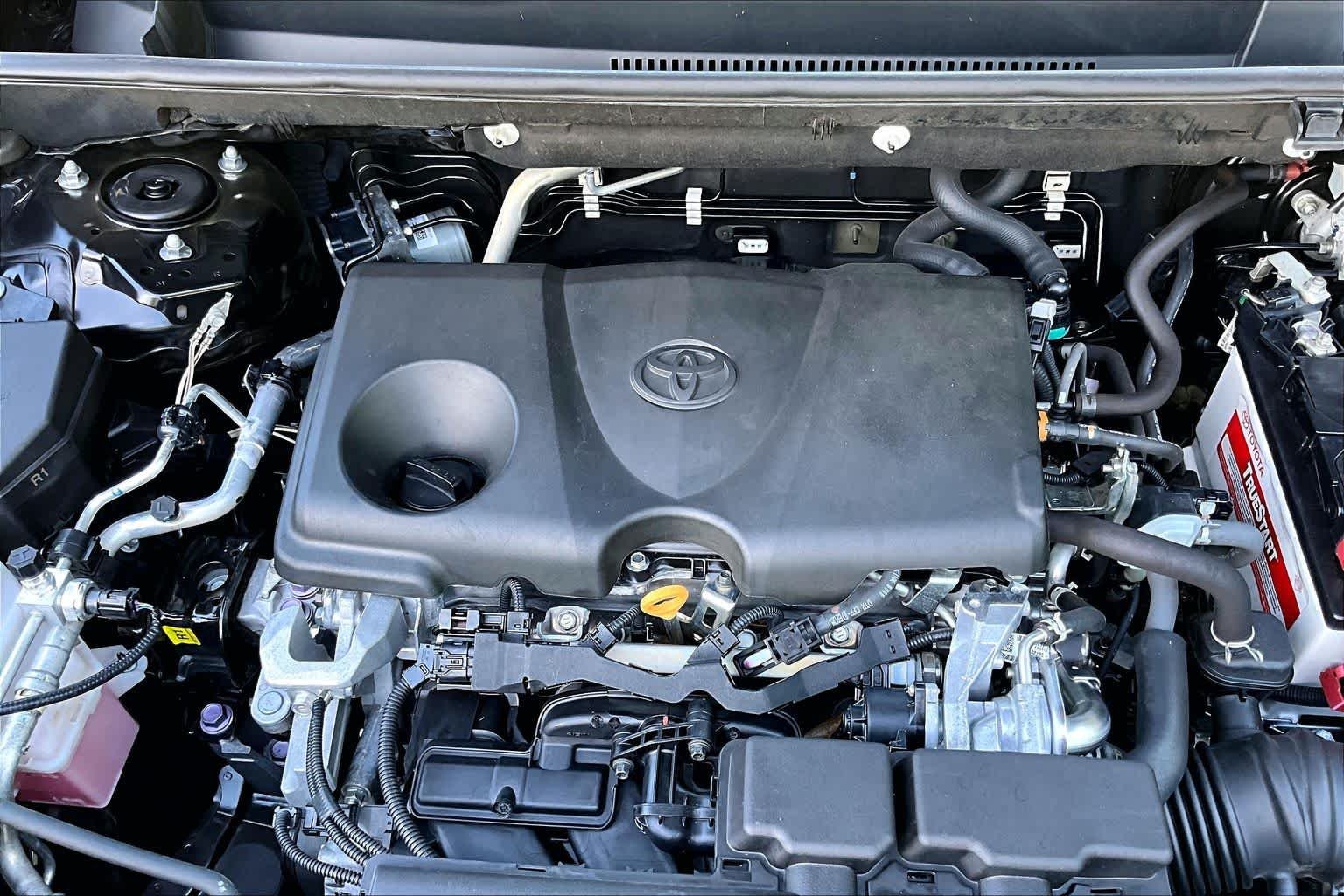 Used 2021 Midnight Black Metallic Toyota XLE image 32