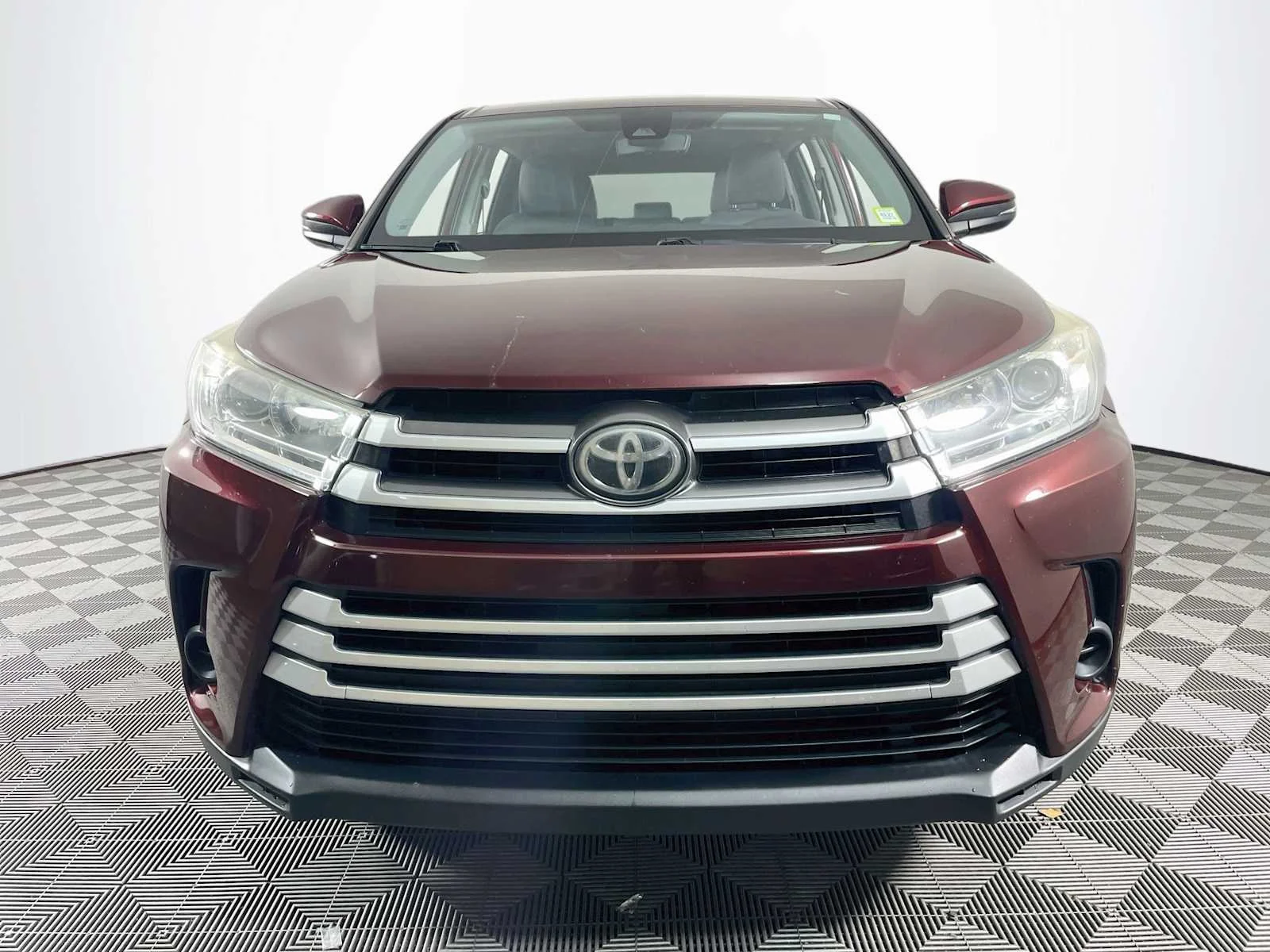 Used 2019 Ooh La La Rouge Mica Toyota LE image 2