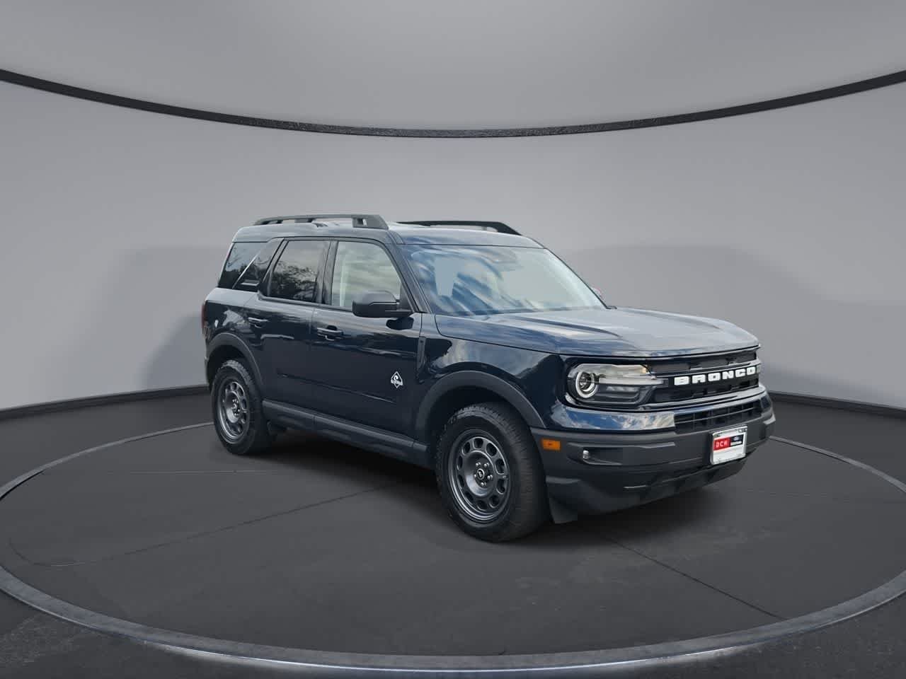 Certified Used 2023 Alto Blue Metallic Tinted Clearcoat Ford Outer Banks image 2