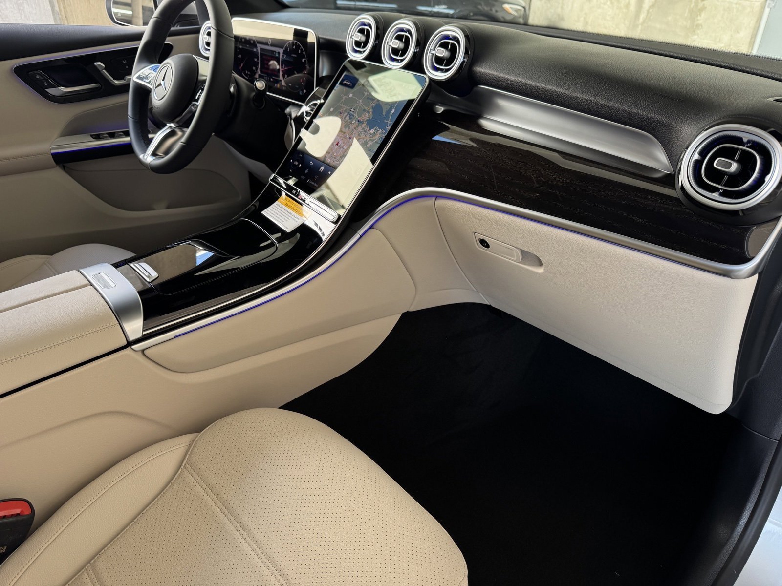 New 2026 Cirrus Silver Metallic Mercedes-Benz GLC 300 image 39