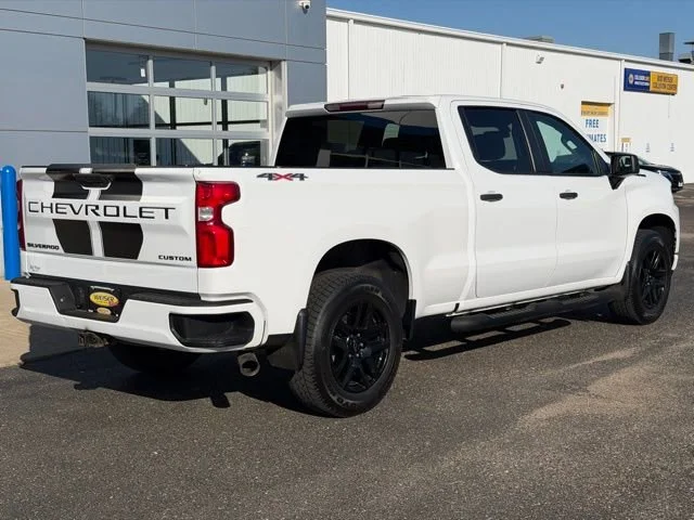 Used 2021 White Chevrolet Custom image 7
