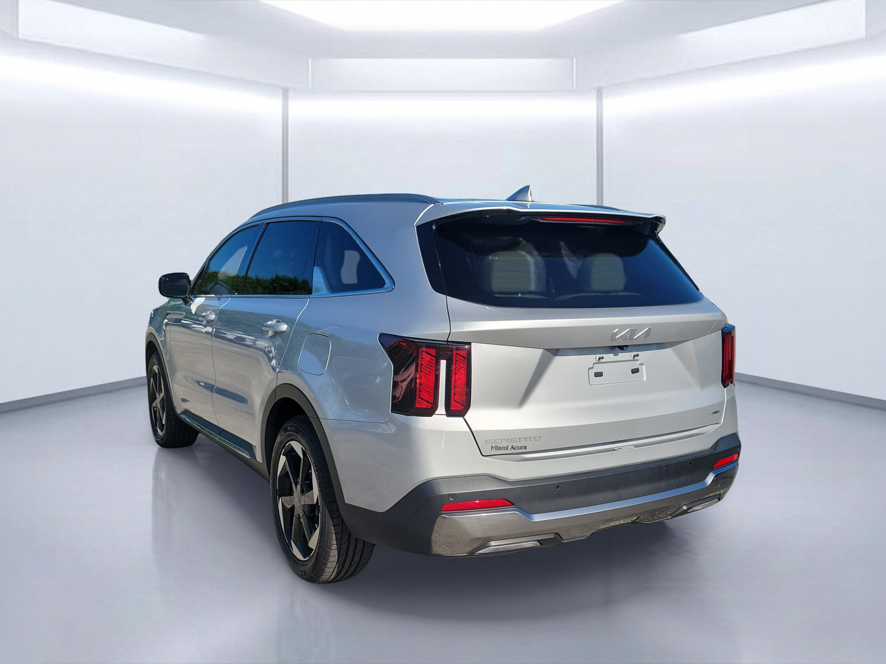 Used 2025 Silky Silver Kia EX image 3