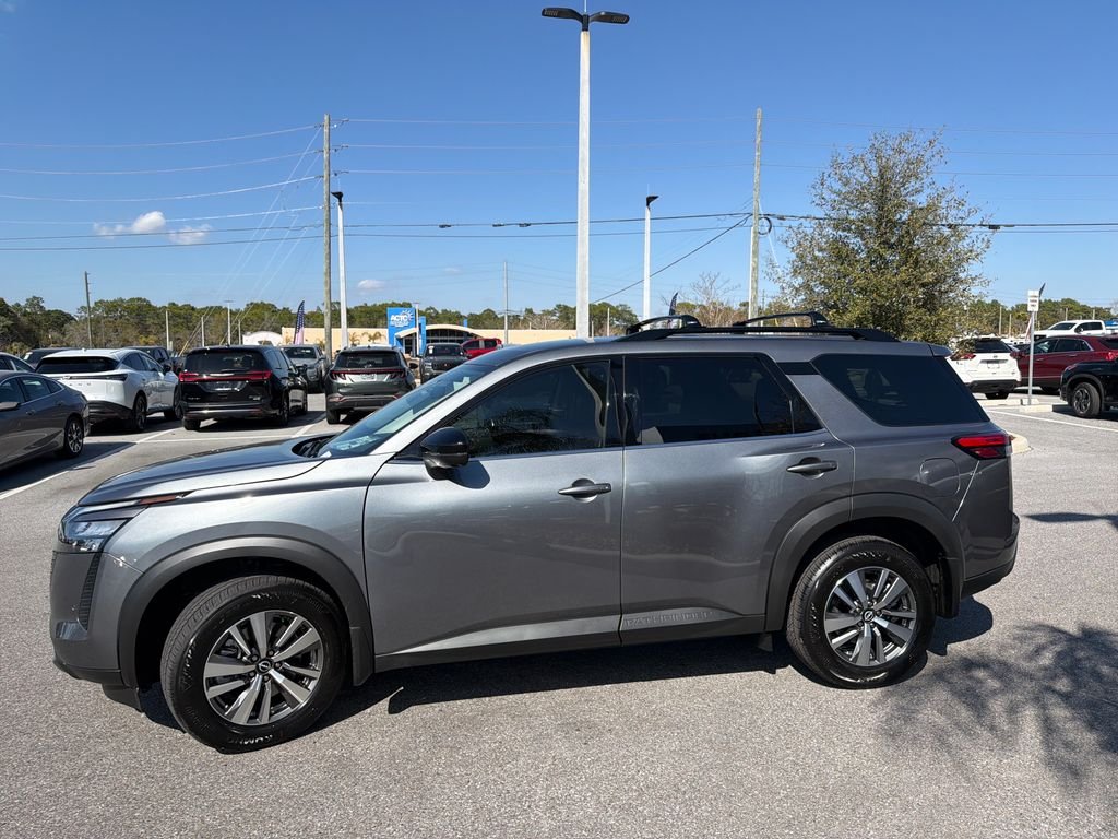 New 2026 Nissan Pathfinder SL 4D Sport Utility