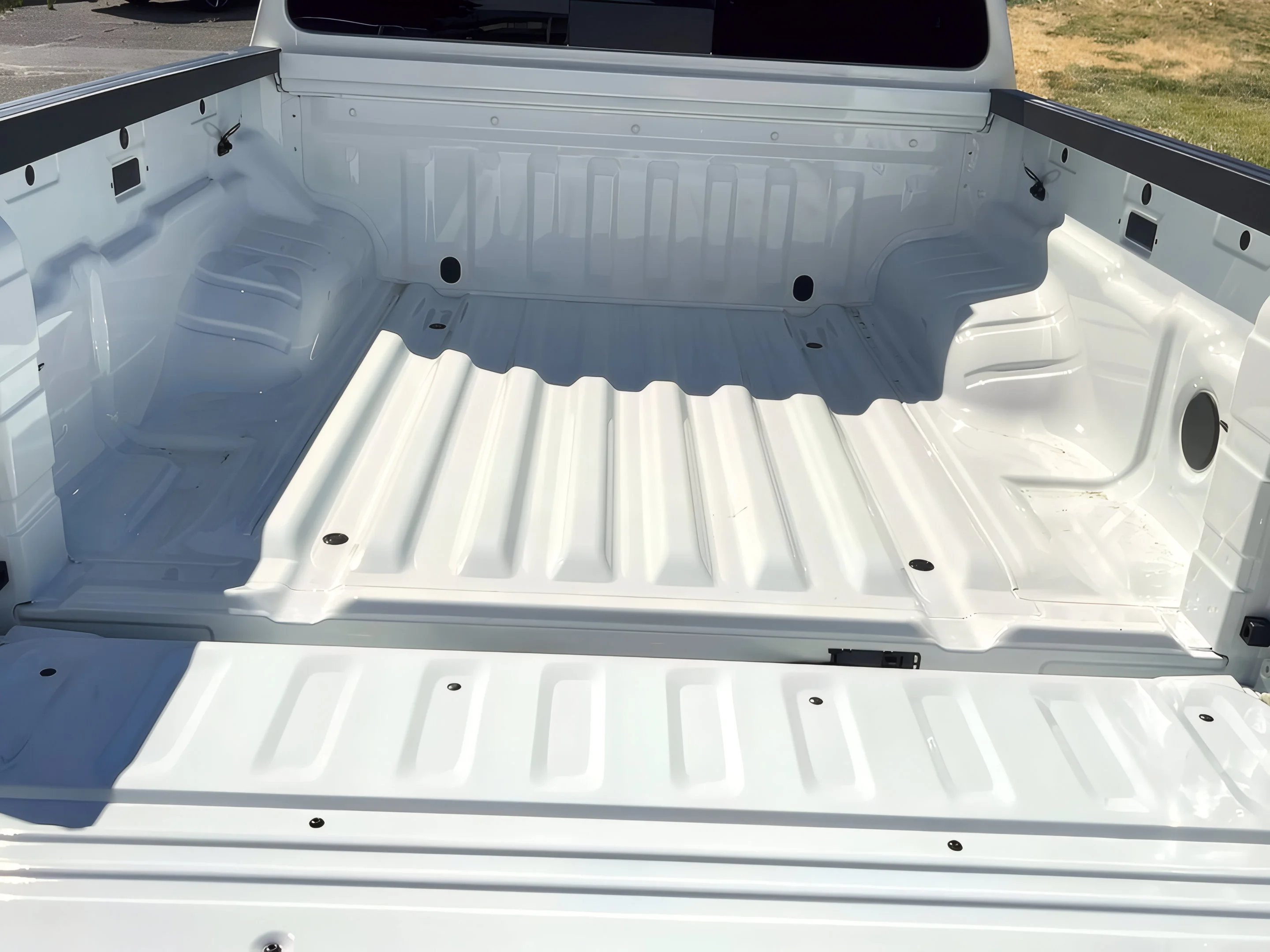 New 2026 Glacier White Nissan Crew Cab S image 9