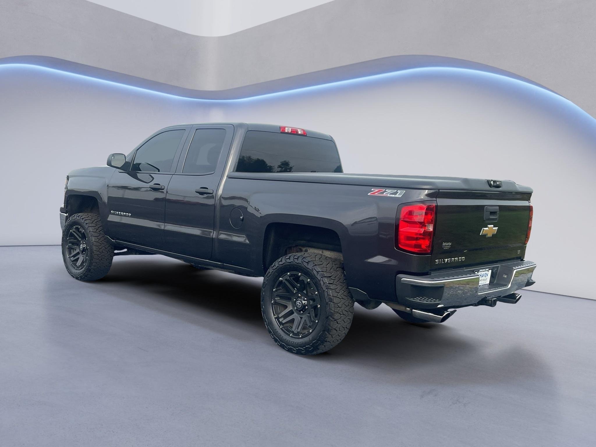 Used 2014 TUNGSTEN METALLIC Chevrolet LT image 4