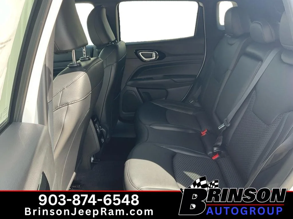 New 2026 Bright White Clearcoat Jeep Latitude Altitude image 7