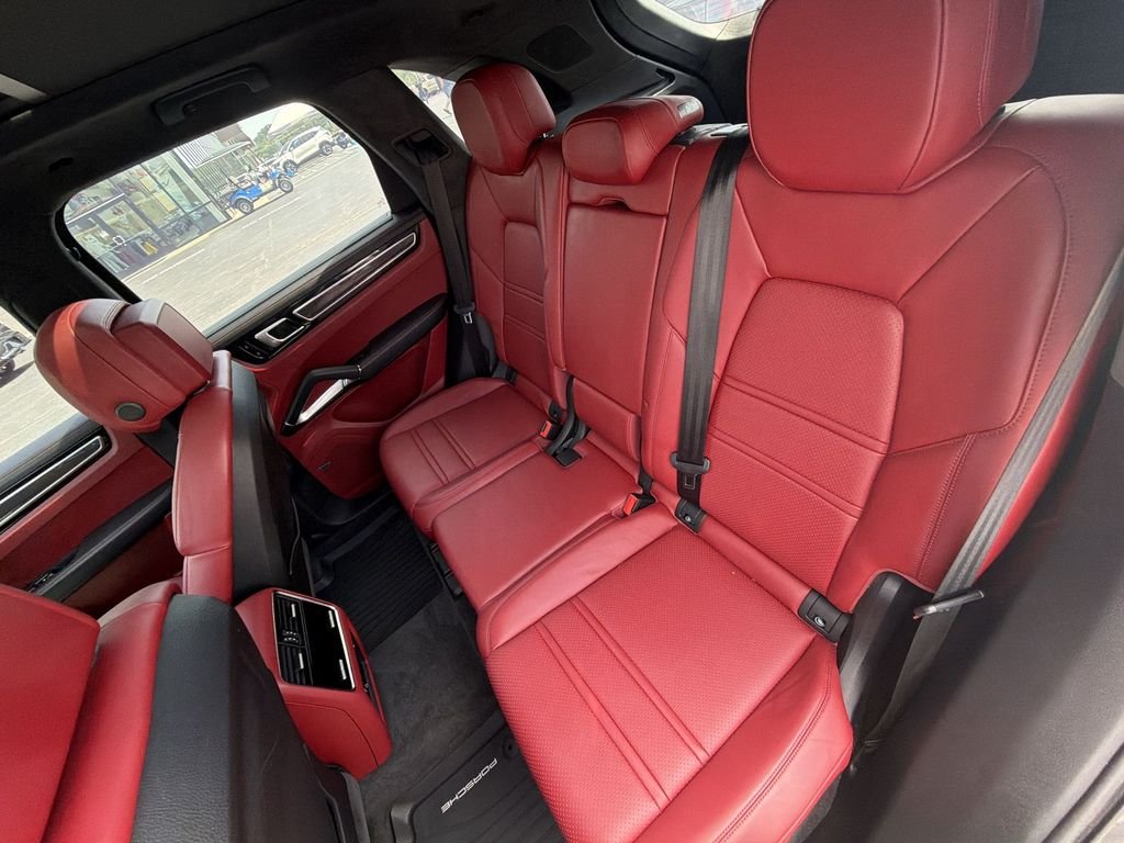 2021 Porsche Cayenne Turbo S E-Hybrid - Photo 29