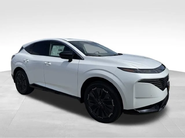 New 2026 Everest White Pearl Tricoat Nissan Platinum image 1