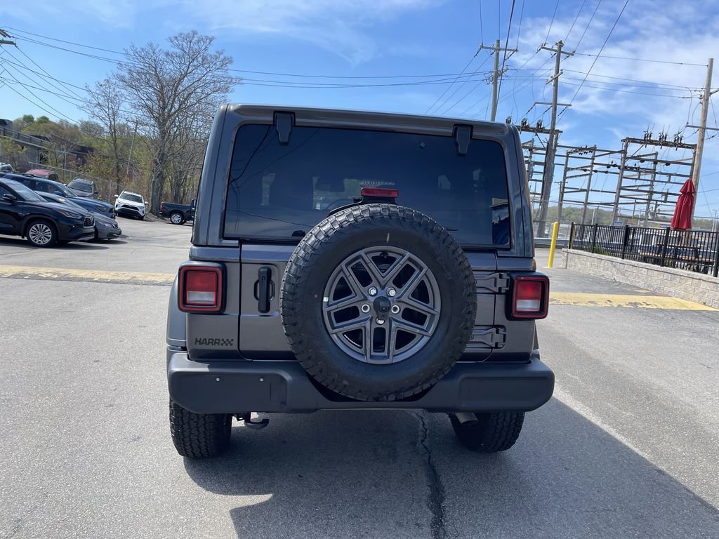 Used 2026 Gray Jeep Sport S image 4