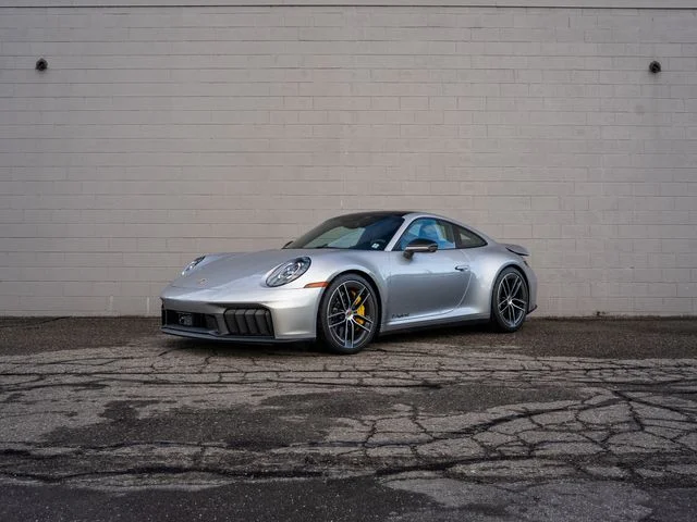 2025 Porsche 911 GTS