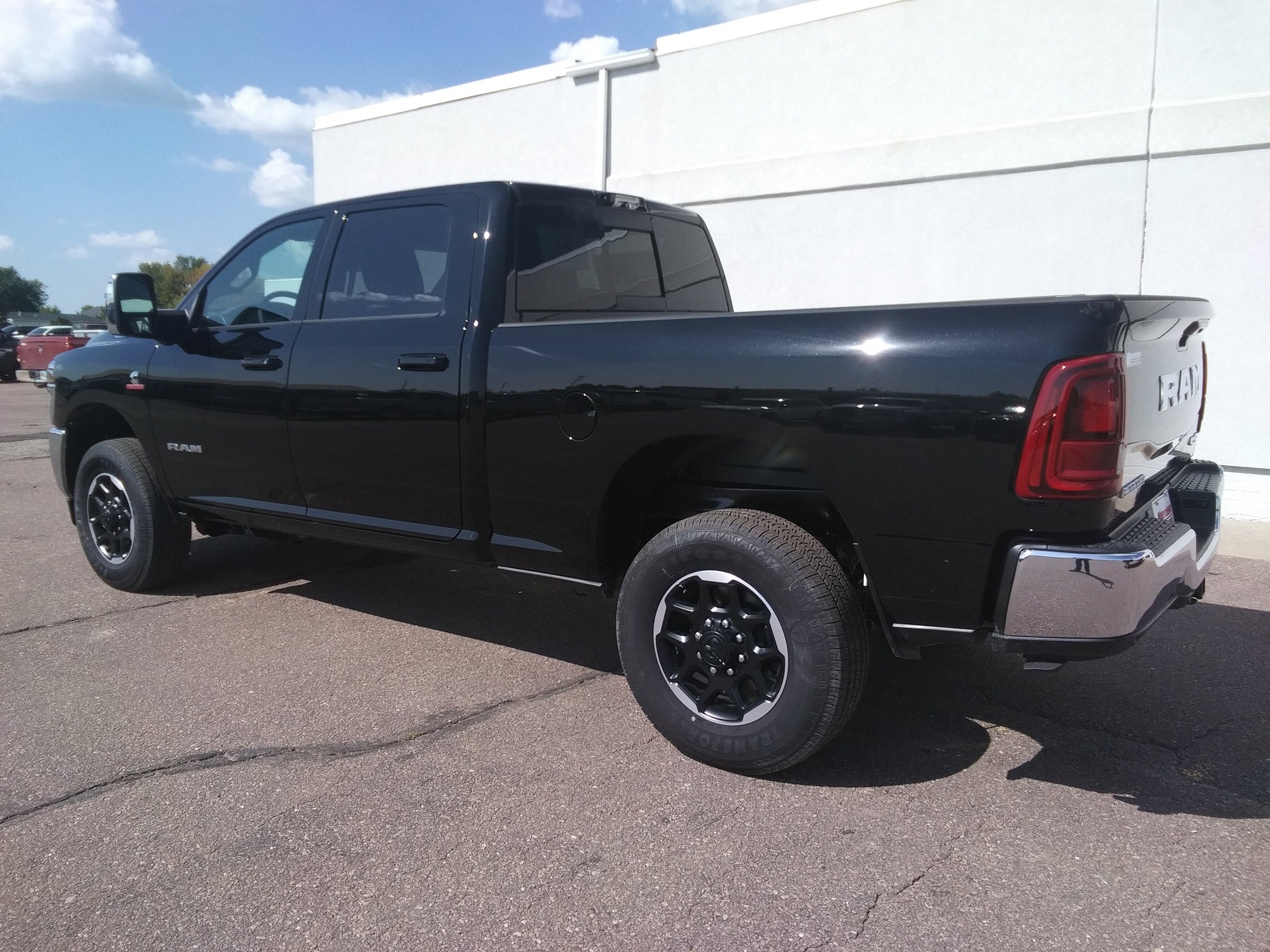 2026 RAM 2500 Laramie - Photo 7