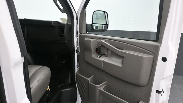 Used 2024 White Chevrolet LS image 17