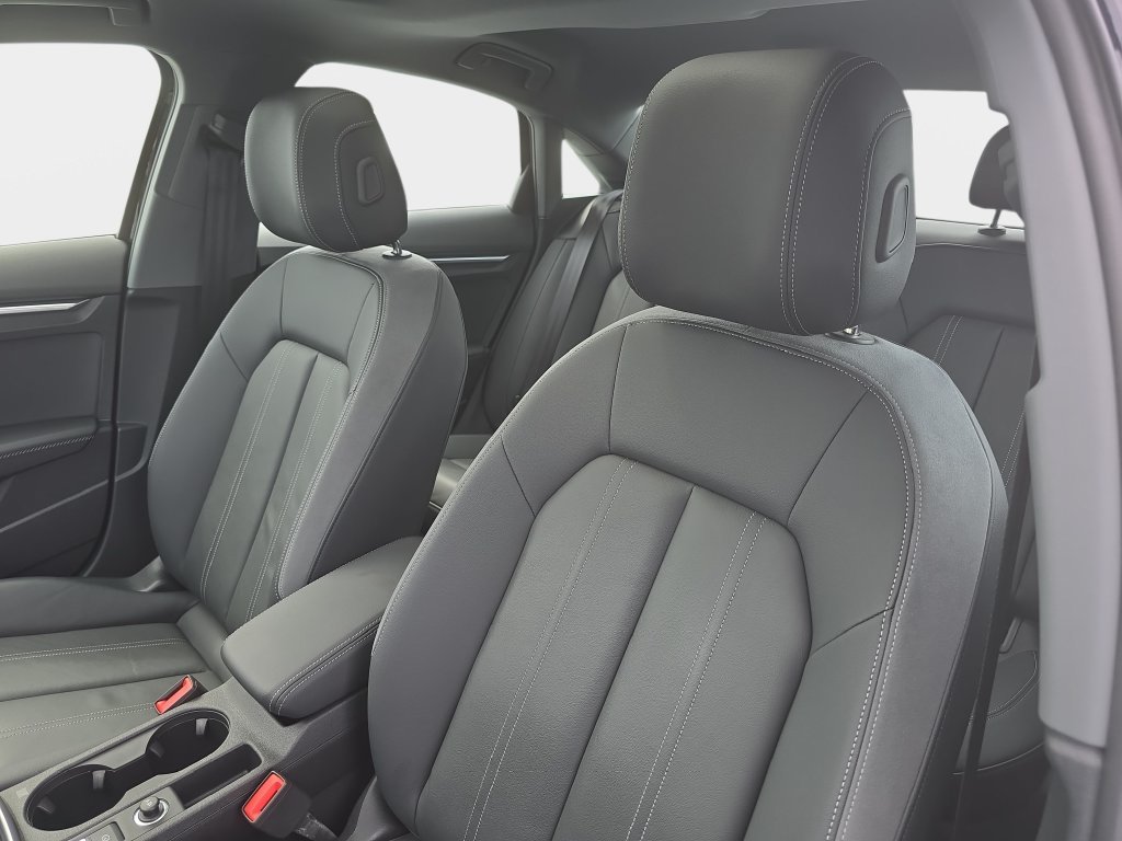 Used 2023 Black Audi  image 21