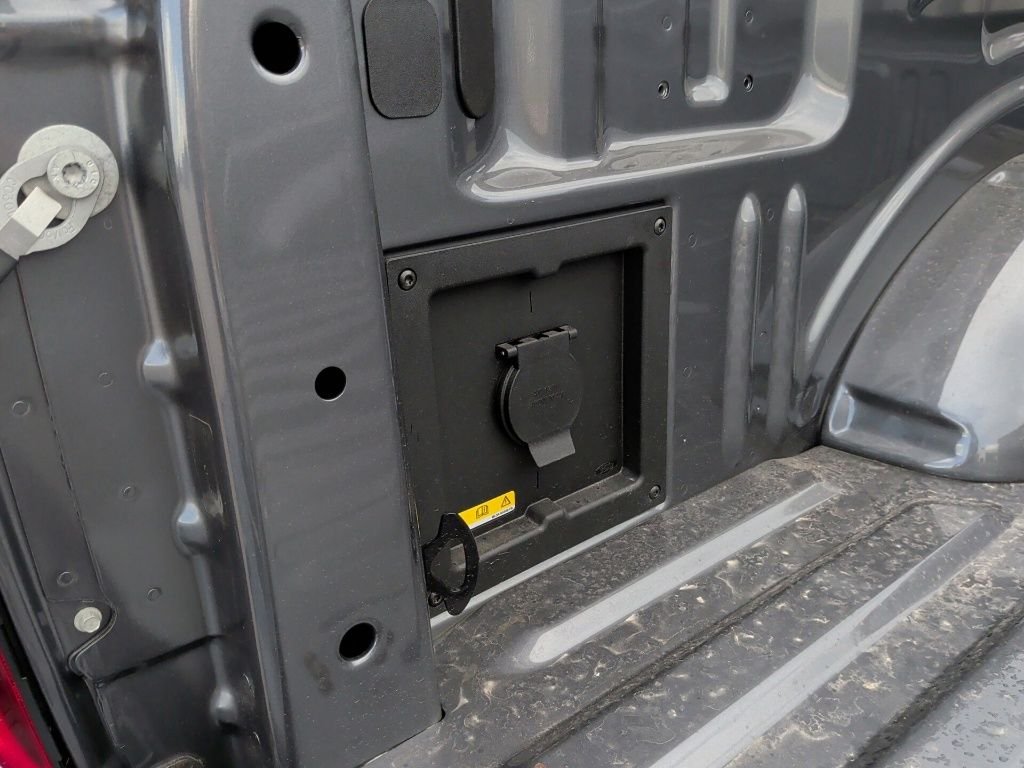 New 2026 Carbonized Gray Metallic Ford XLT image 41