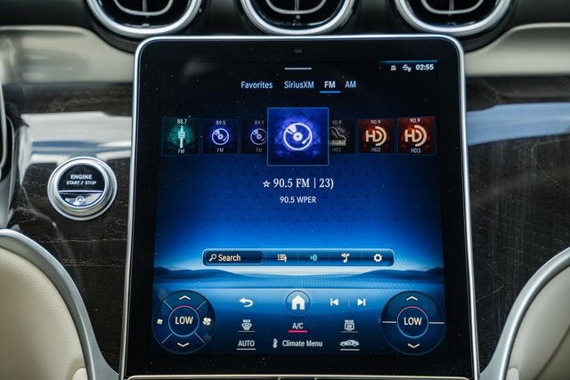 Used 2024 Polar White Mercedes-Benz GLC 300 image 22