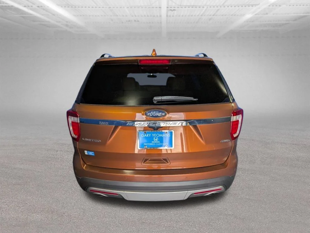 Used 2017  Ford Limited image 6