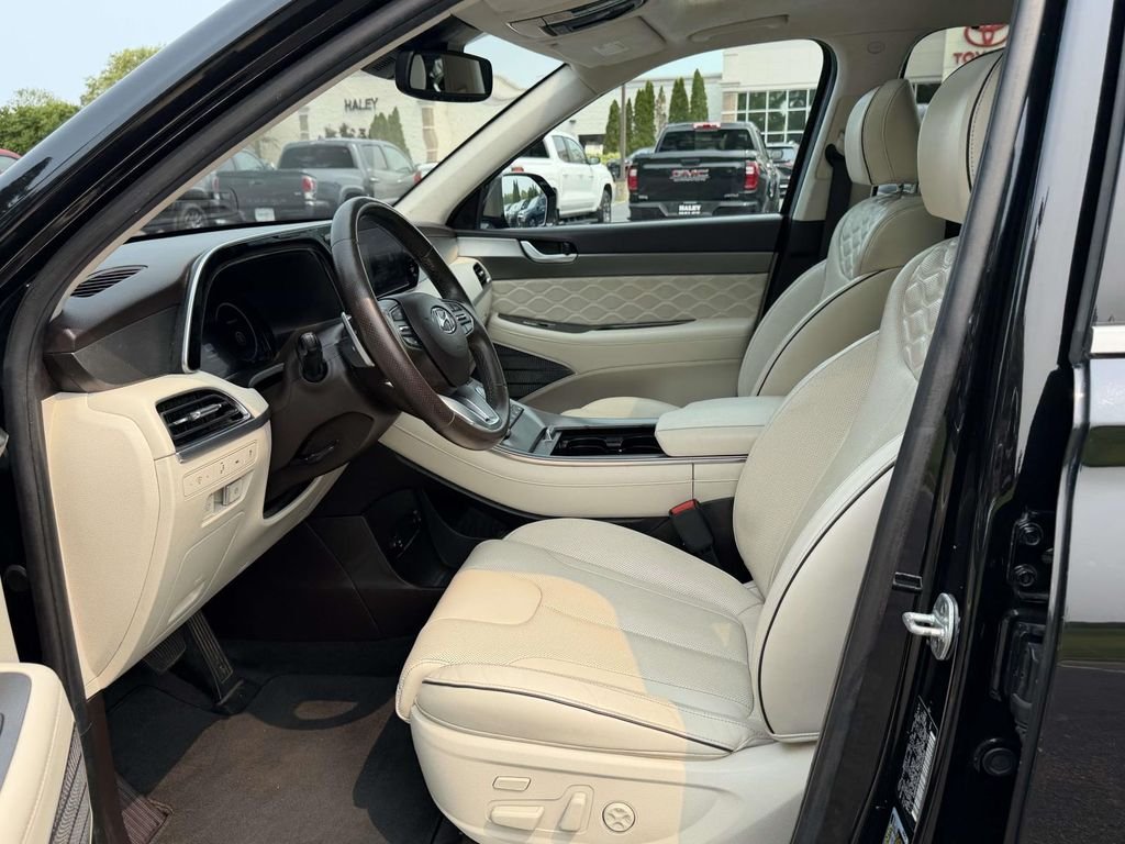 Used 2020 Black Hyundai Limited image 16